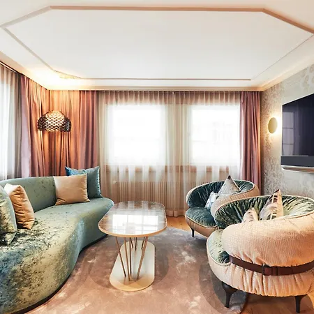 Alex Hotel 4*