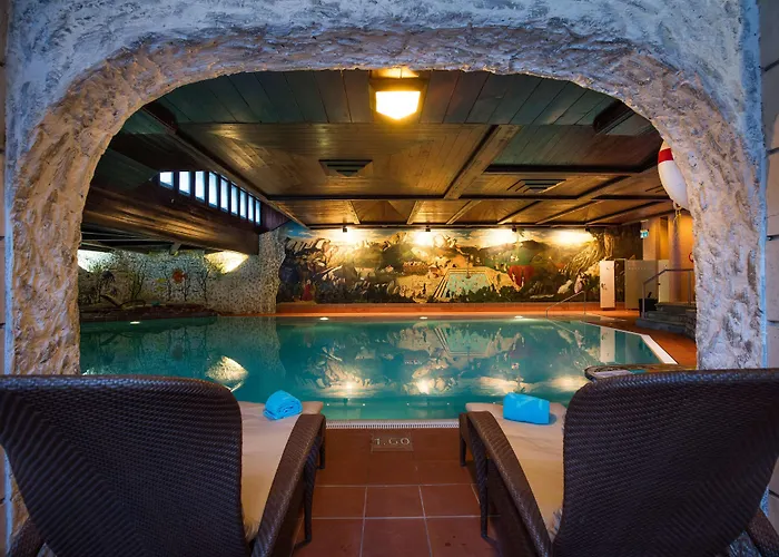 Alex Alpine - & Sports