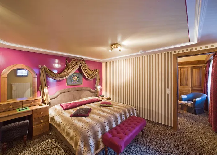 Alex Alpine - & Sports 4*