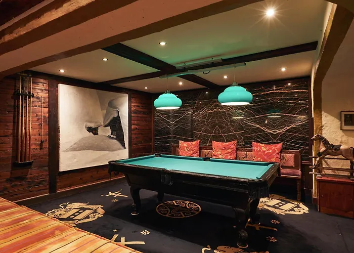 Alex Alpine - & Sports