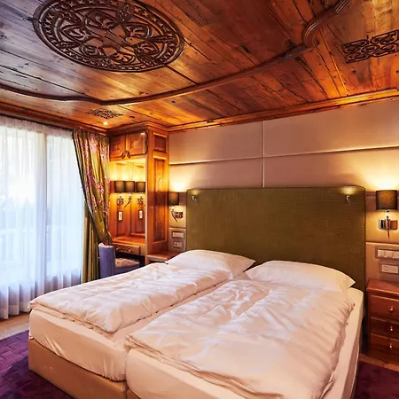 Hotel Alex 4*